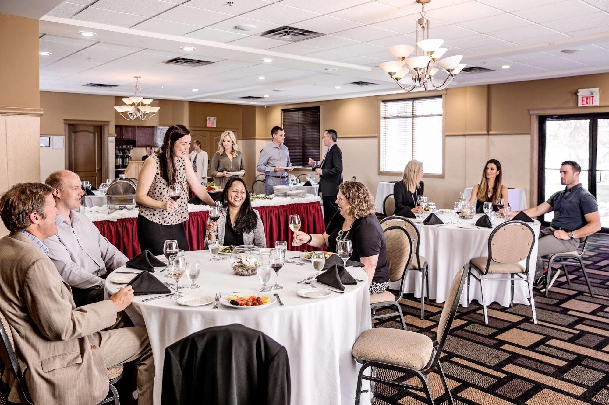 Chateau Nova Kingsway Edmonton Esterno foto